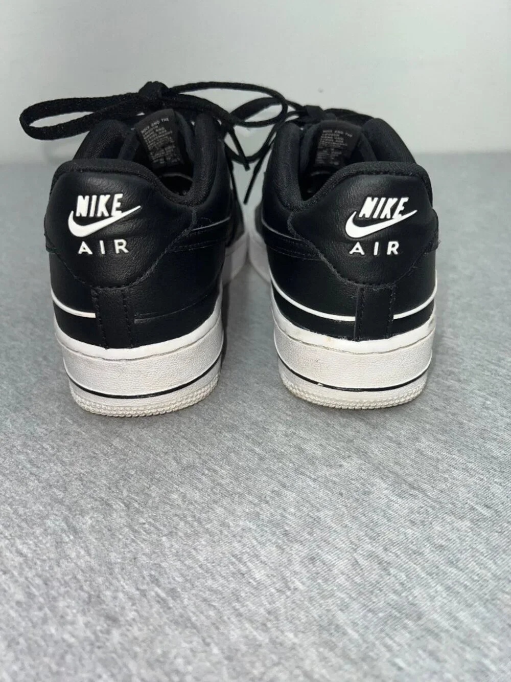 Nike Air Force 1 Low Black/White Sneakers Youth Size‎ 6.5Y Leather Casual Shoes